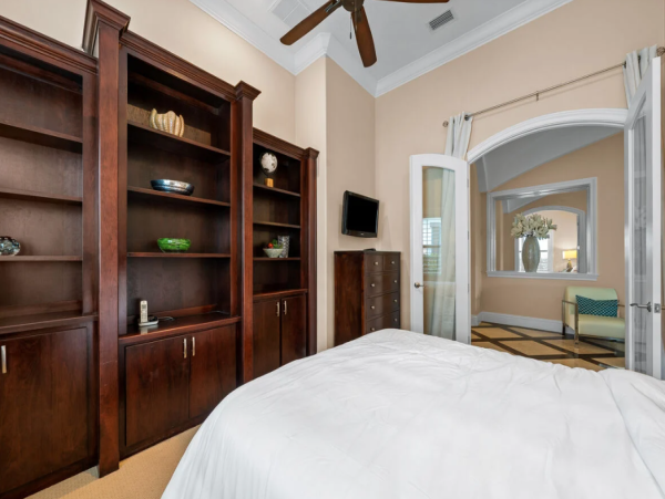 Luxurious 4-Bedroom Vacation Rental Near Disney - Private Pool
